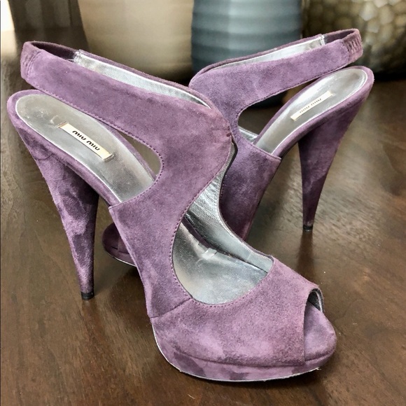 Size 6 1/2 Miu Miu in a Rich Purple Suede. - Picture 3 of 9